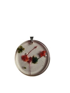 (2)Round Resin Pendant with Pressed Flowers - Red, Green